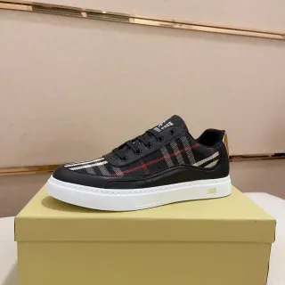 Burberry কালো বেইজ চেক প্যাটার্ন উপর লেদার-এন্ড-মেশ কনস্ট্রাকশন লাইফস্টাইল স্নিকার্স