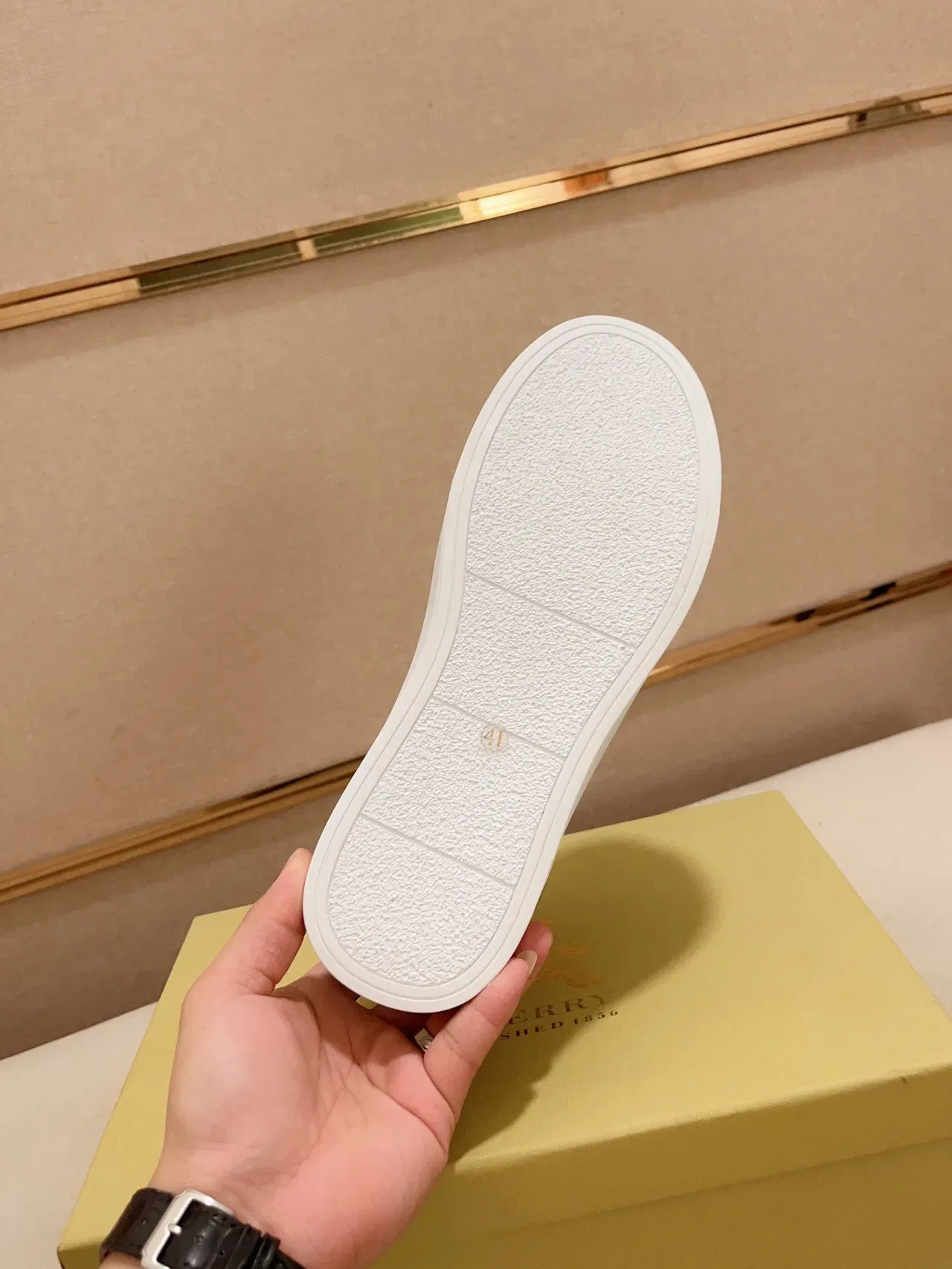 Burberry Chaussures Lifestyle Noir Beige Motif À Carreaux Partie Supérieure Construction Cuir Et Mesh 2