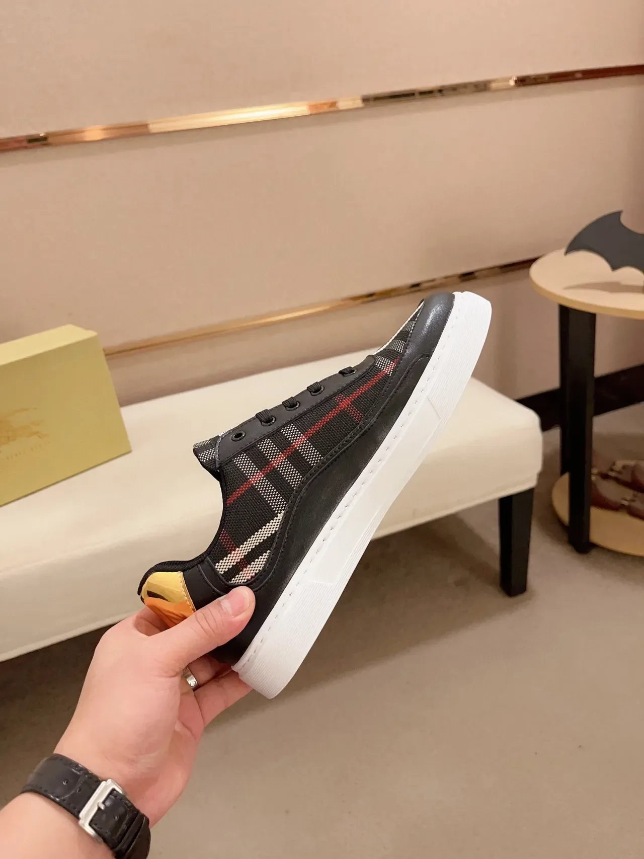 Burberry Chaussures Lifestyle Noir Beige Motif À Carreaux Partie Supérieure Construction Cuir Et Mesh 6