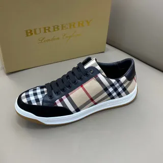 Burberry काला भूरा लो-टॉप प्लेड टेक्सटाइल अपर लाइफस्टाइल स्नीकर
