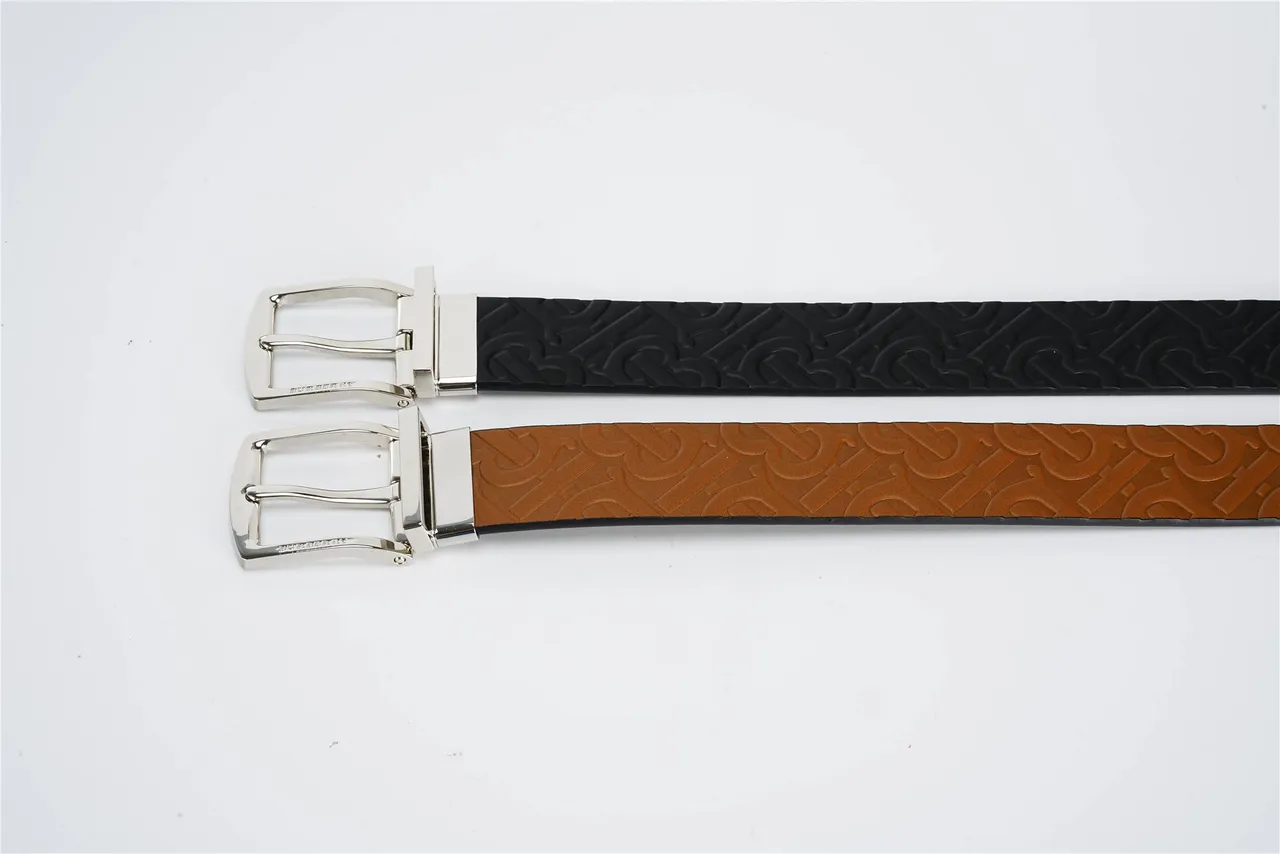 Burberry Noir Argent Monogramme Embossé Boucle Réversible Ceinture en Cuir 2