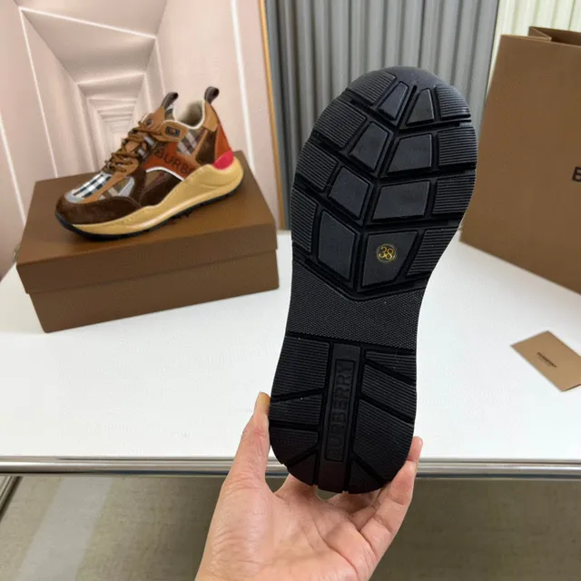 Burberry বাদামি বেইজ সোল মিশ্রিত ম্যাটেরিয়াল উপর মোটা স্নিকার 2