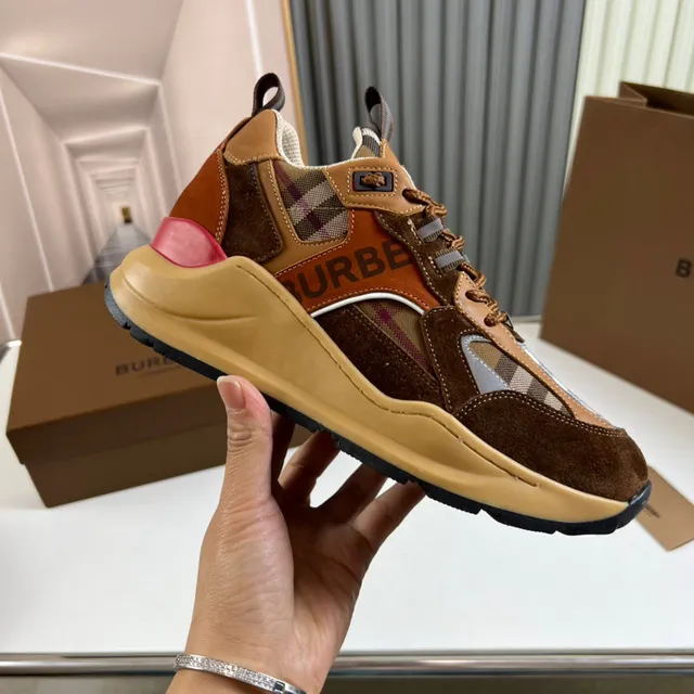 Burberry বাদামি বেইজ সোল মিশ্রিত ম্যাটেরিয়াল উপর মোটা স্নিকার 4