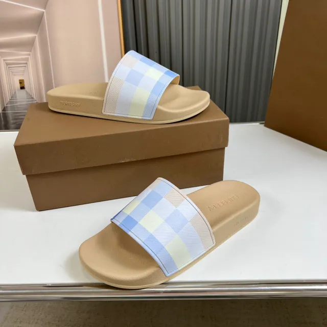 Burberry Check Slide Beige et Pastel Blue Chaussons 4