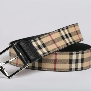 Burberry House Check উল্টানো চামড়ার বেল্ট