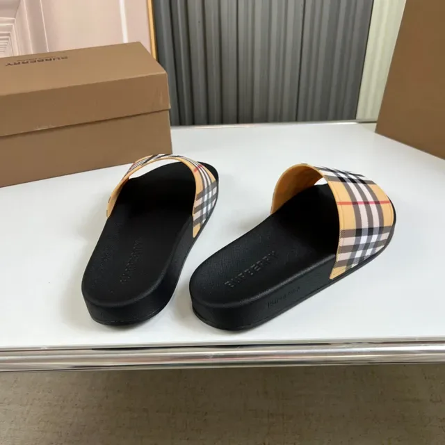 Burberry House Check 凉拖鞋 5