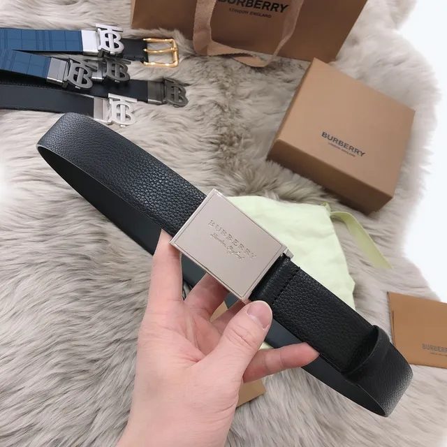 Burberry Knight কালো পেবল্ড চামড়া বেল্ট 2