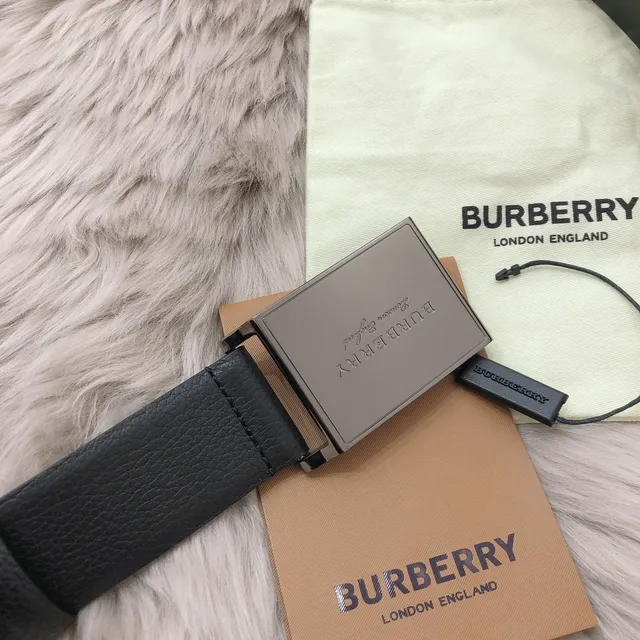 Burberry Knight কালো পেবল্ড চামড়া বেল্ট 6