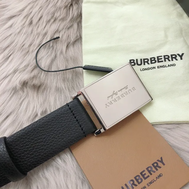 Burberry Knight কালো পেবল্ড চামড়া বেল্ট 7