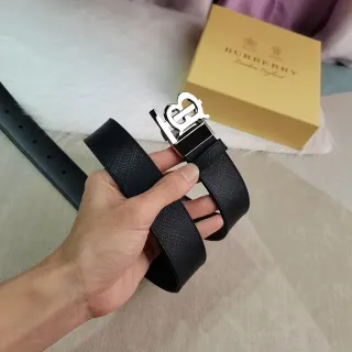 Burberry Knight কালো টেক্সচার্ড চামড়ার বেল্ট
