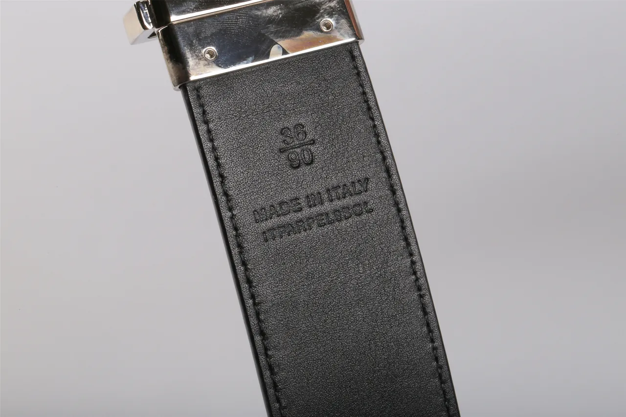 Burberry Knight উল্টানো চেক চামড়ার বেল্ট 5