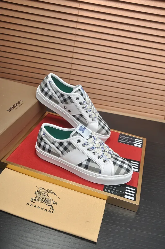 Burberry Knight Sneakers Lifestyle Blanches Gris Panneaux Motif à Carreaux Couvertures en Cuir 3