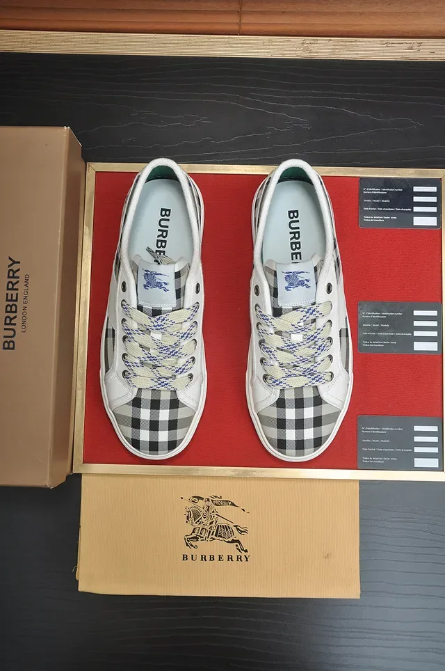 Burberry Knight Sneakers Lifestyle Blanches Gris Panneaux Motif à Carreaux Couvertures en Cuir 4