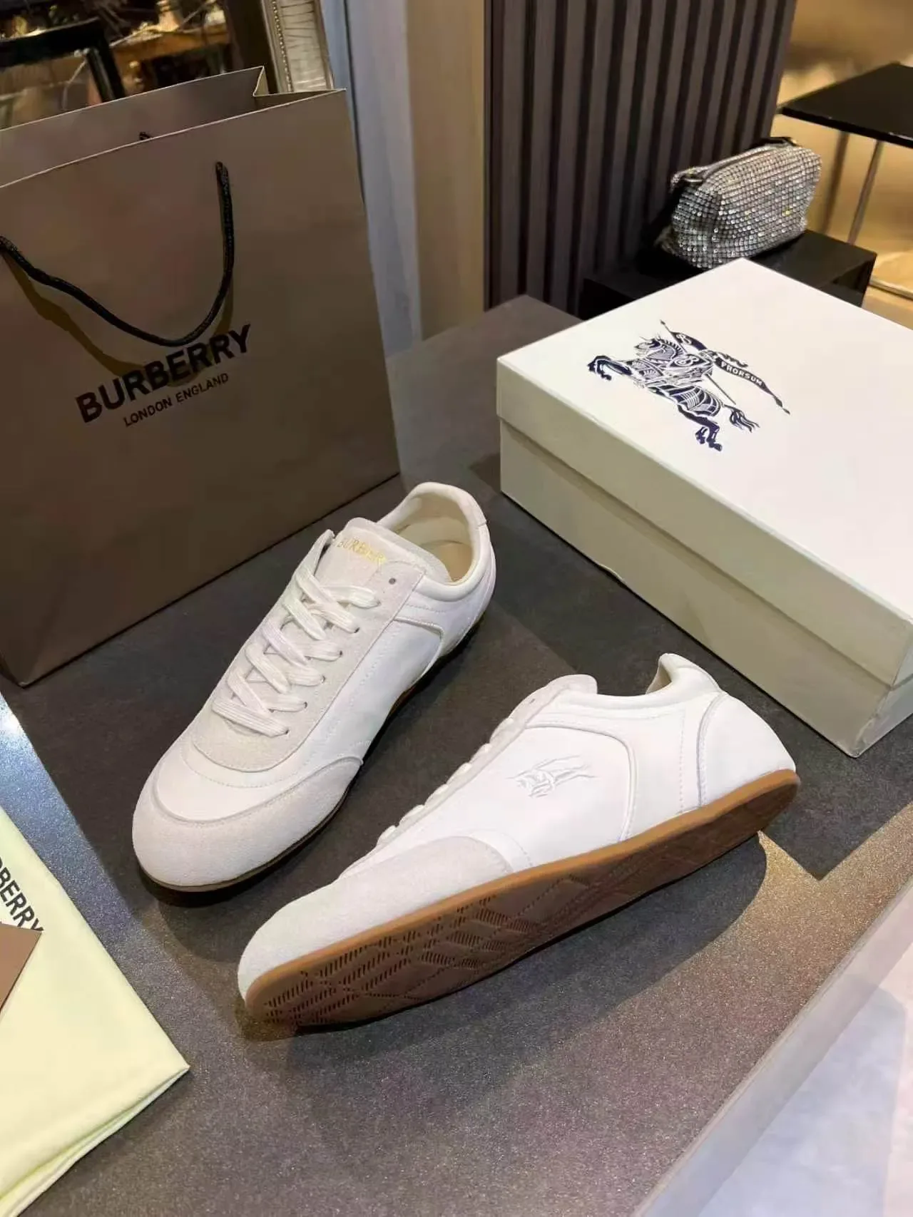 Burberry Knight أبيض جلد سويدي لايف ستايل سنیکرز 3