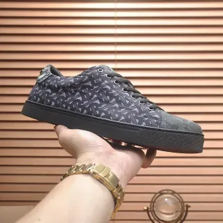 Burberry Le City Monogram Print लाइफस्टाइल स्नीकर