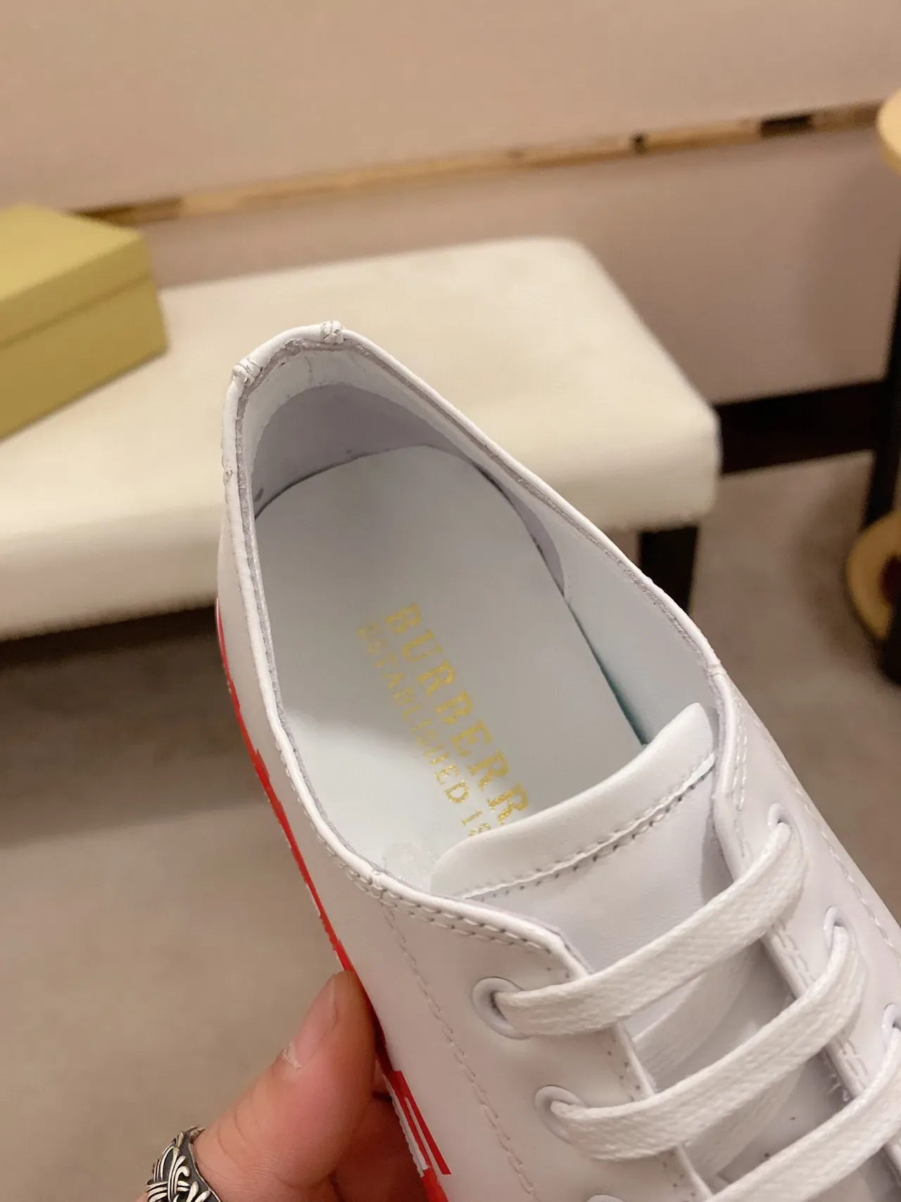 Burberry Logo-Print Blanc et Rouge Lifestyle Sneakers 5