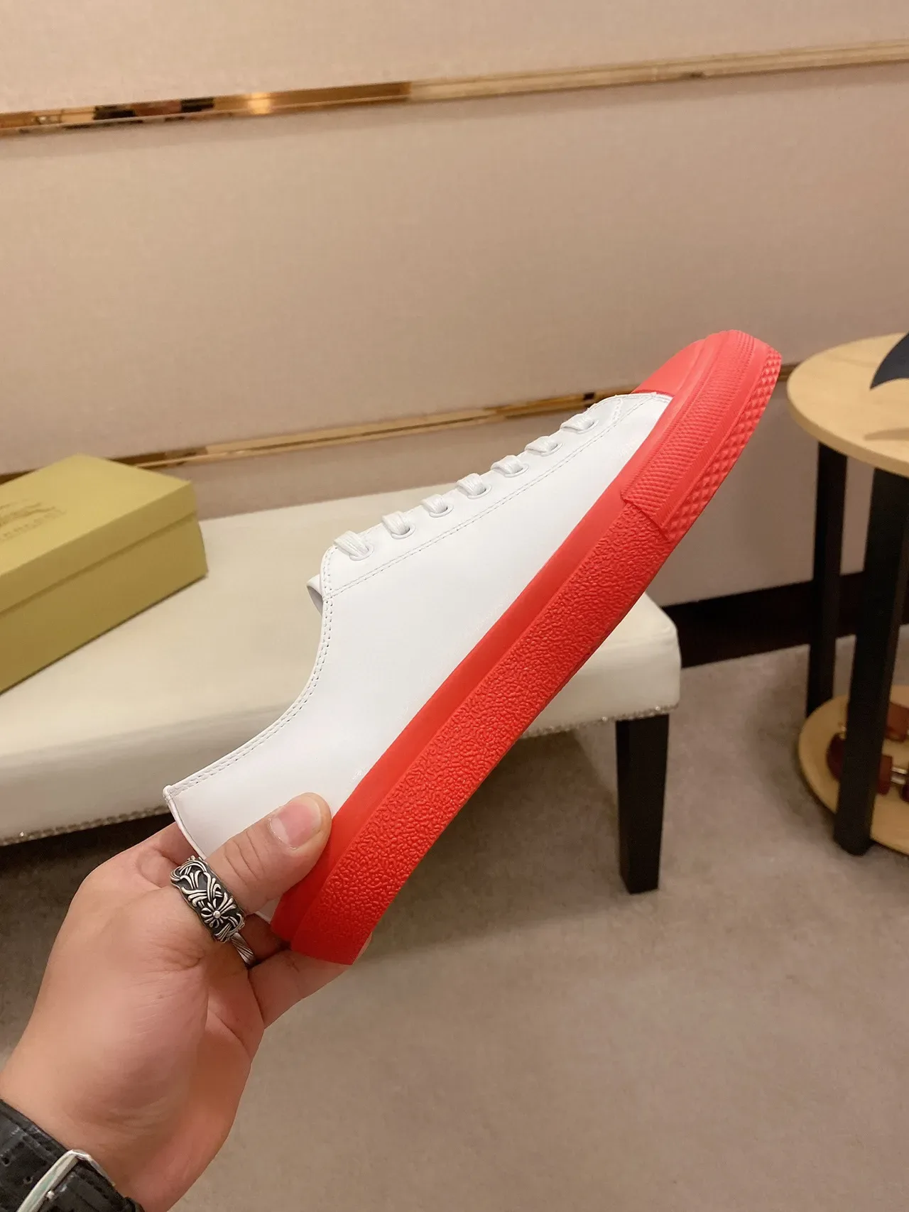 Burberry Logo-Print Blanc et Rouge Lifestyle Sneakers 6