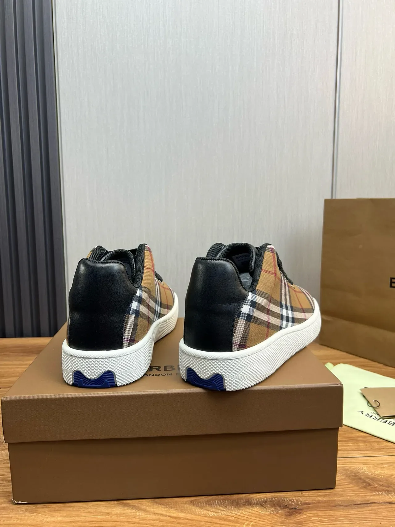 Burberry Lola bege preto Nova Check Textile Upper White Cupsole Lifestyle Sneakers 2