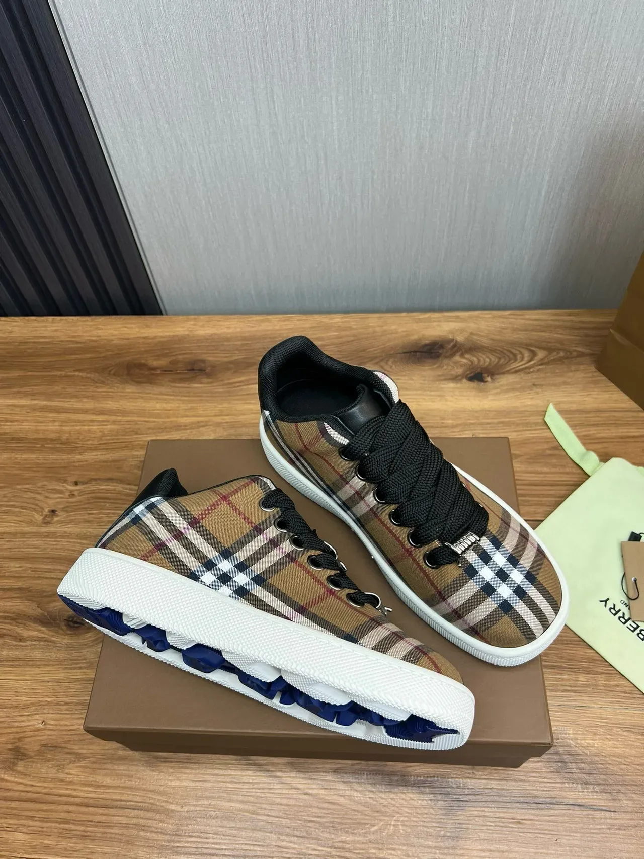 Burberry Lola bege preto Nova Check Textile Upper White Cupsole Lifestyle Sneakers 3