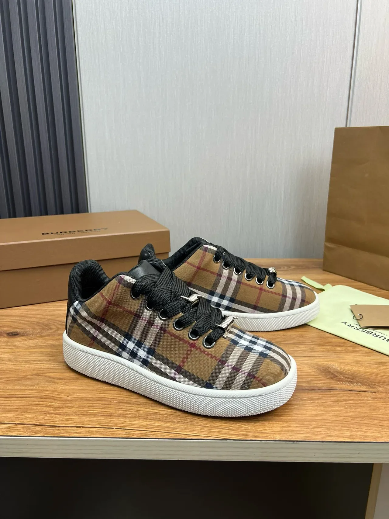 Burberry Lola bege preto Nova Check Textile Upper White Cupsole Lifestyle Sneakers 9