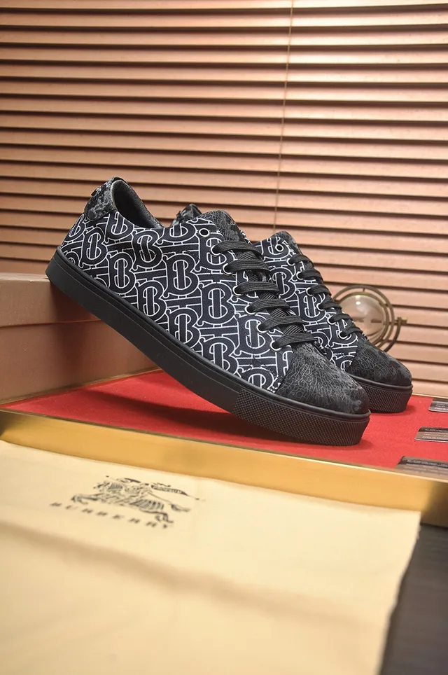 Burberry Sneakers Lifestyle Low-Top à impression Monogram 3