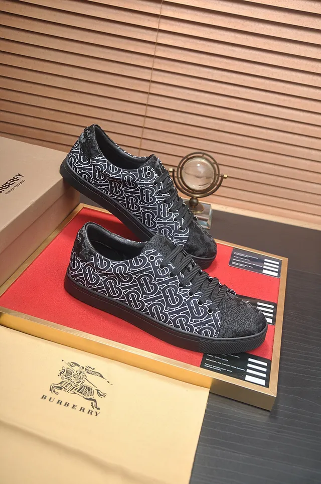 Burberry Sneakers Lifestyle Low-Top à impression Monogram 6