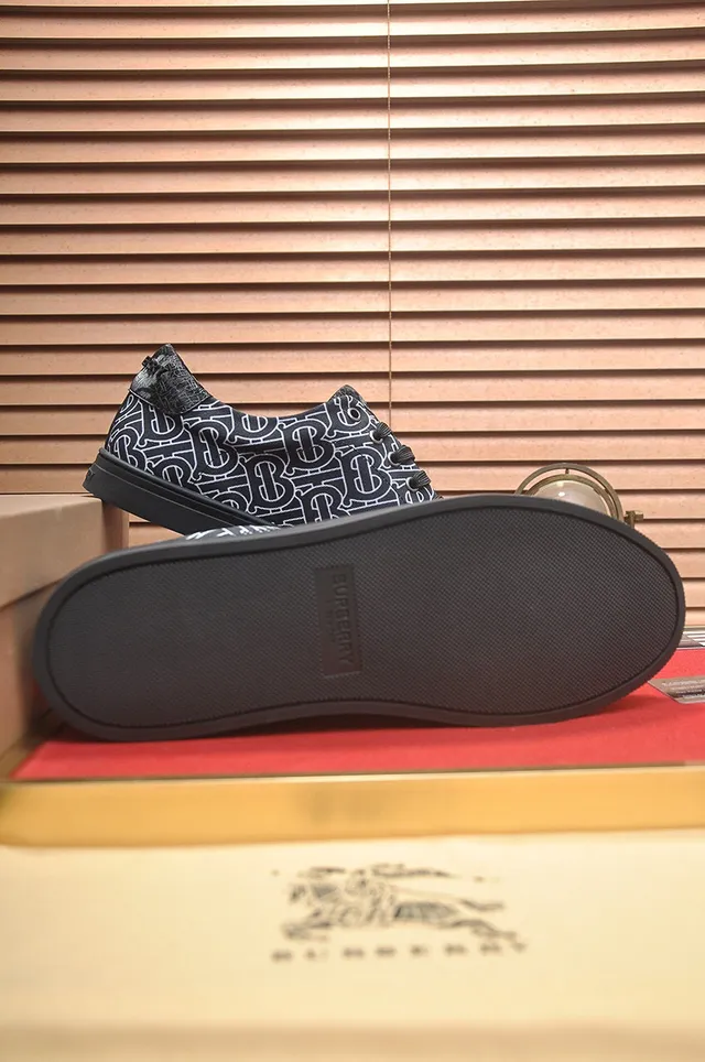 Burberry Sneakers Lifestyle Low-Top à impression Monogram 7