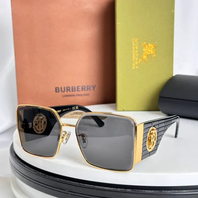 Burberry TB Monogram Lunettes de Soleil en Acétate Côtelé 6