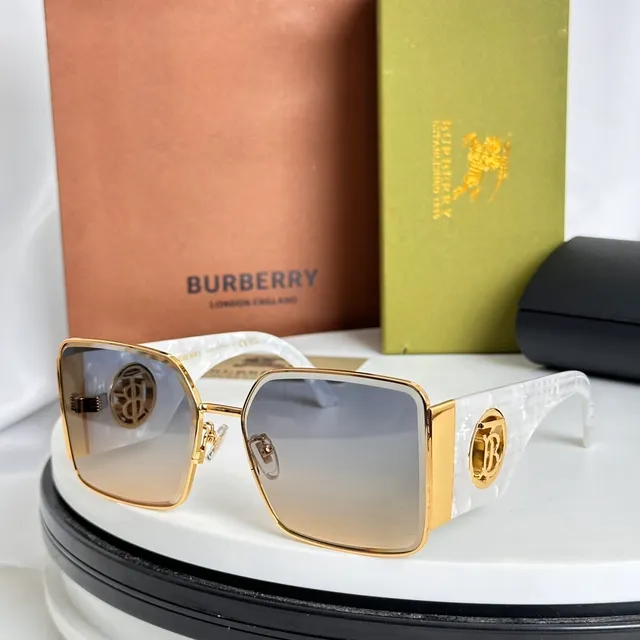 Burberry TB Monogram Lunettes de Soleil en Acétate Côtelé 7