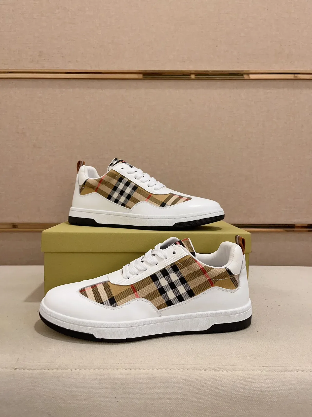 Burberry Blanc Beige Baskets Lifestyle Basses Panneaux Check 7