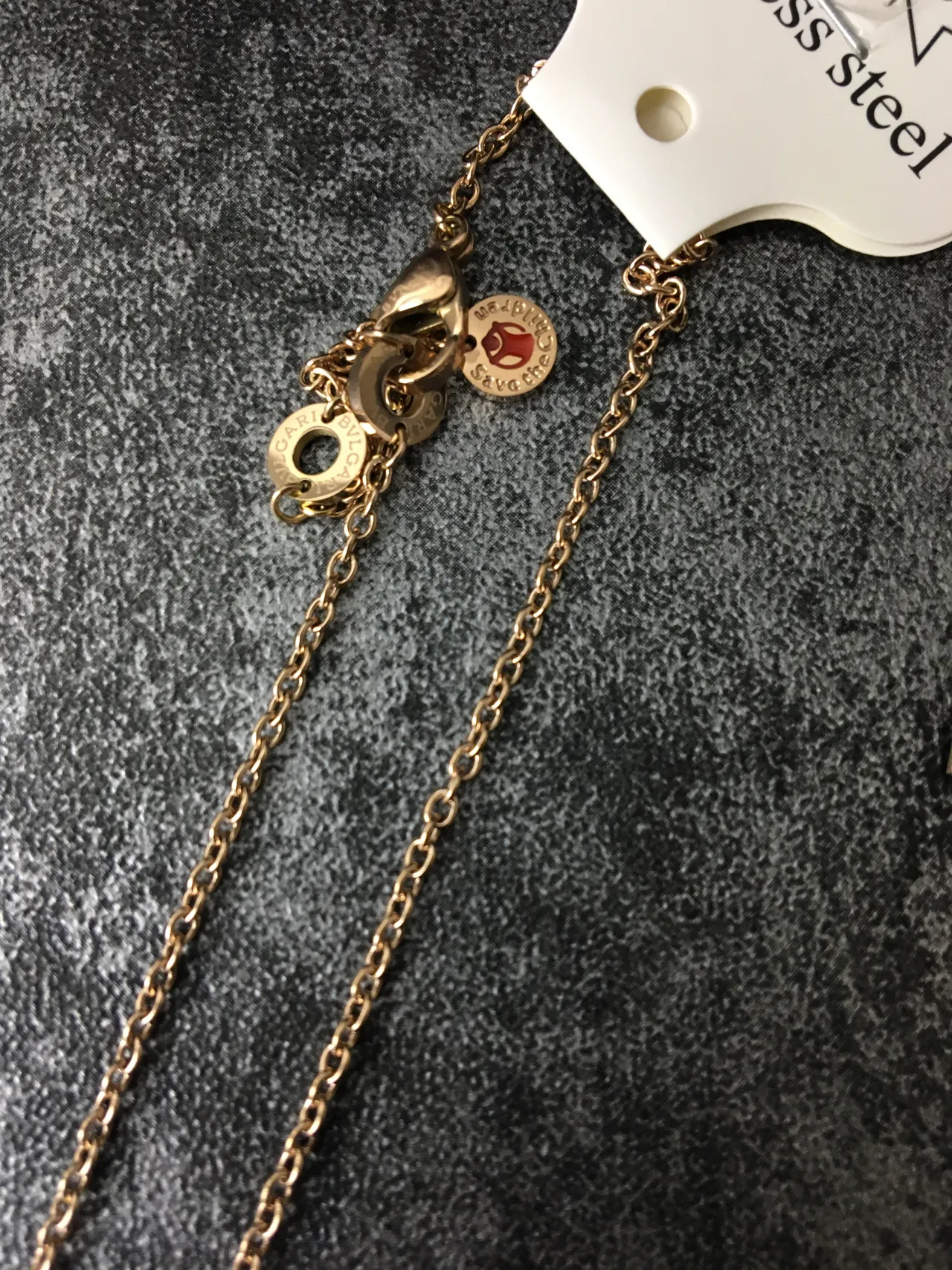 Bvlgari B.zero1 قلادة أسطوانية دوارة ذهبية بيضاء محفورة بشعار للحلقة 6
