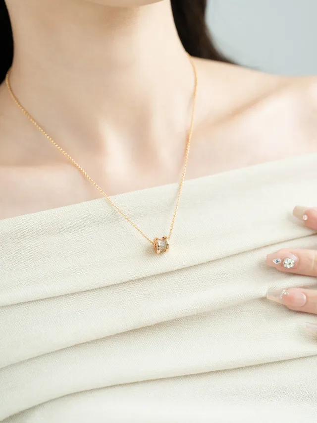 Bvlgari B.zero1 Pavé Diamond colliers à pendentif cylindrique 3