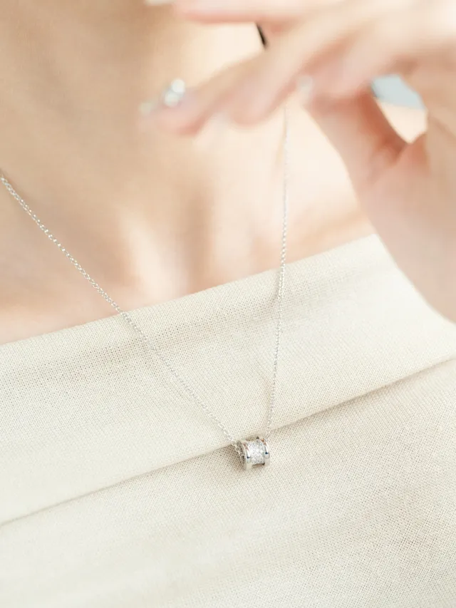 Bvlgari B.zero1 Pavé Diamond colliers à pendentif cylindrique 5