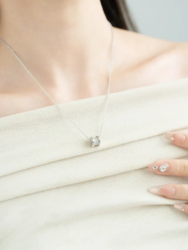 Bvlgari B.zero1 Pavé Diamond colliers à pendentif cylindrique 7