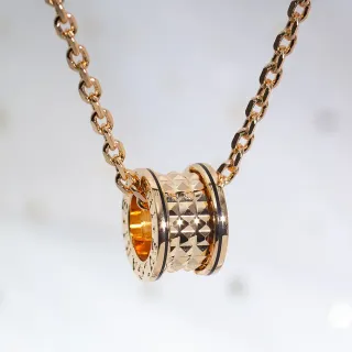 Bvlgari B.zero1 Rock सोने के स्वर और काली एनामेल नेकलेस