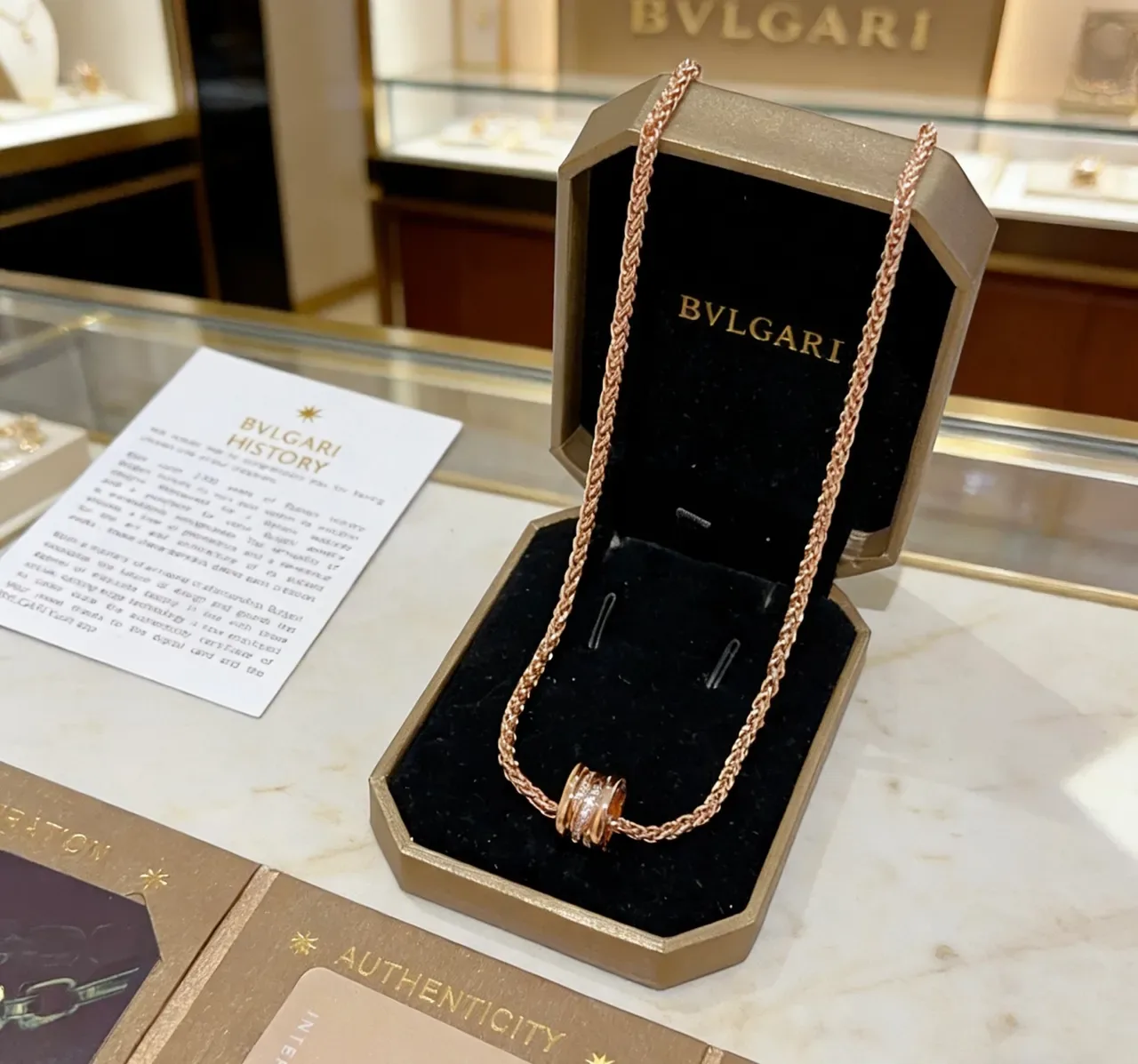 Bvlgari B.zero1 Corrente trançada de ouro rosa com pingante Pavé 4