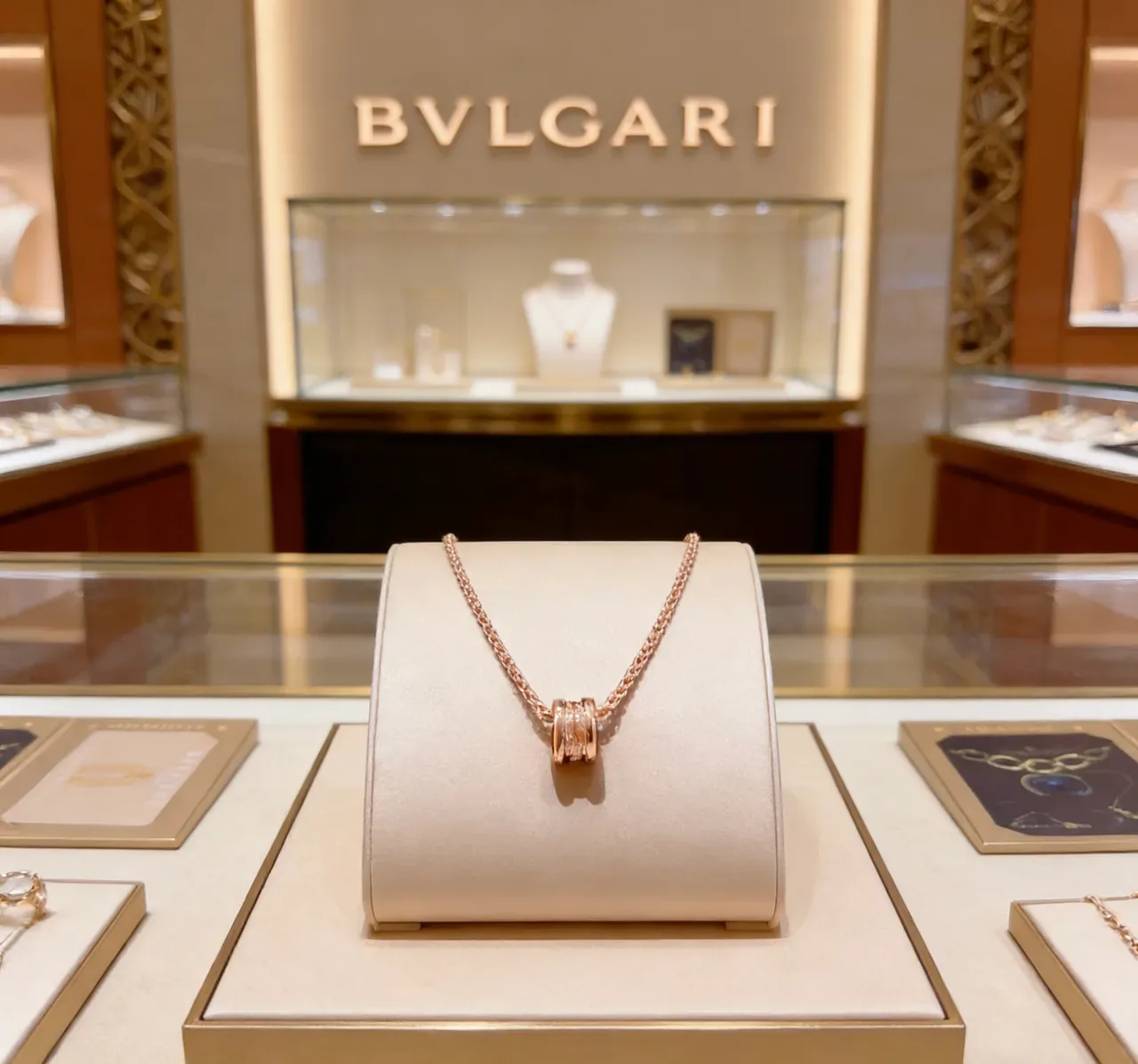 Bvlgari B.zero1 Corrente trançada de ouro rosa com pingante Pavé 7