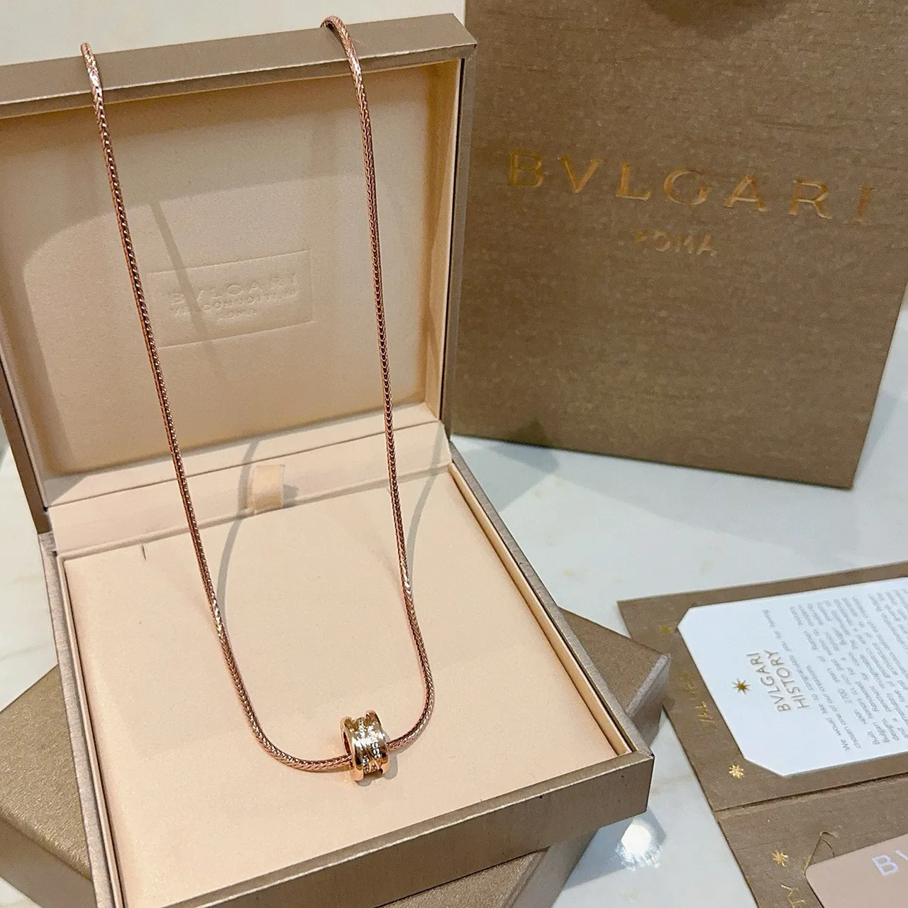 Bvlgari B.zero1 Or Rose Diamants Pavé Multi-Anneaux Pendentif Collier 3