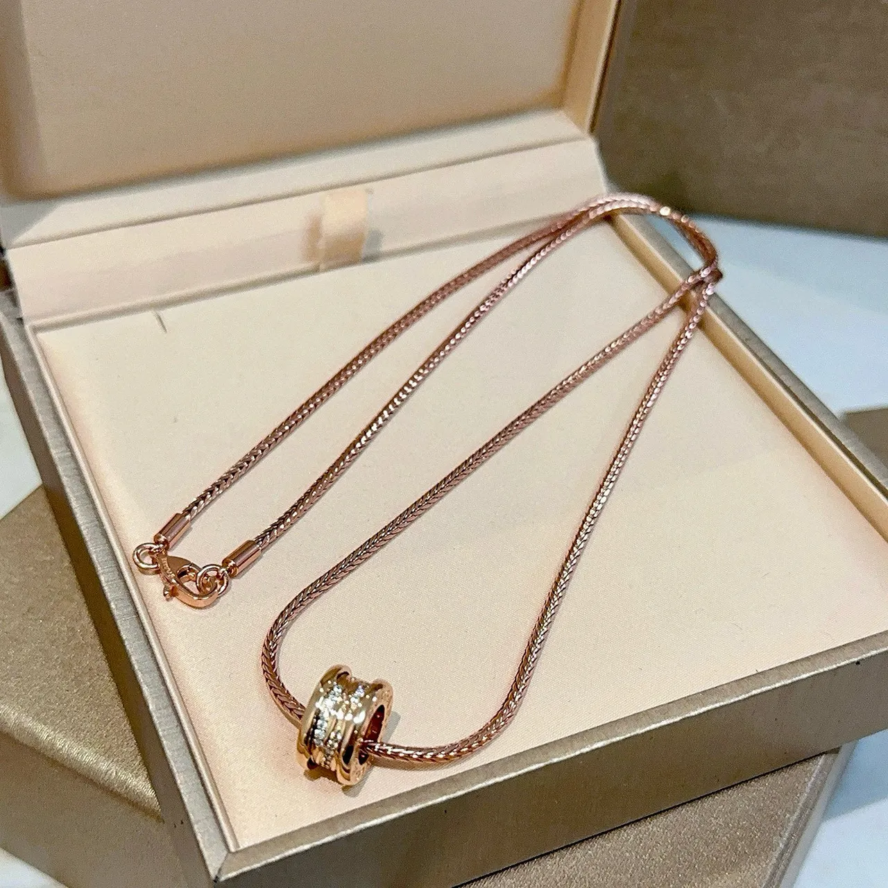 Bvlgari B.zero1 Or Rose Diamants Pavé Multi-Anneaux Pendentif Collier 8