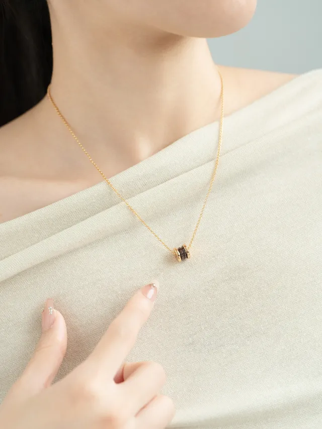 Bvlgari B.zero1 Trois Anneaux Collier en Céramique Lie-de-vin et Or 5