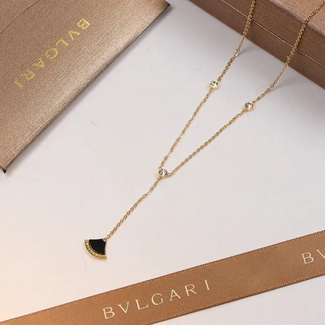 Bvlgari Divas’ Dream Collier pendentif en forme d'éventail émaillé noir 4