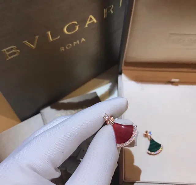 Bvlgari Divas’ Dream boucles d'oreilles en forme d'éventail en malachite blanc et rouge 5