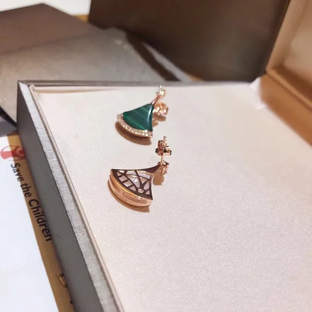 Bvlgari Divas’ Dream boucles d'oreilles en forme d'éventail en malachite blanc et rouge 8