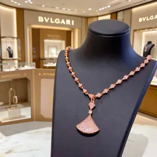 Bvlgari Divas’ Dream Rose Gold Pavé Diamond Fan Pendant Necklace