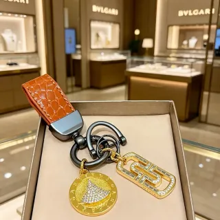 Bvlgari सुनहरी भूरी Pavé-Set Charms मगरमच्छ त्वचा पटरी आभूषण