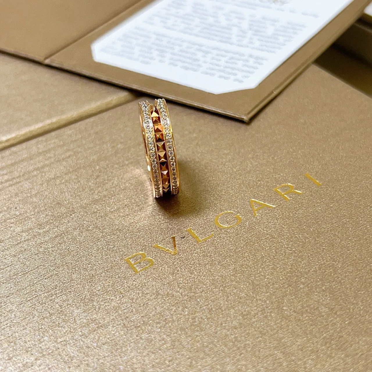 Bvlgari সোনা রুপো ট্রিপল-ব্যান্ড প্যাভে-সেট রিং 6