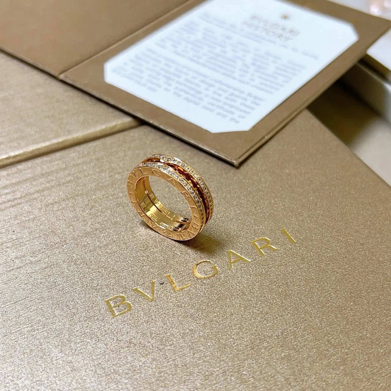 Bvlgari সোনা রুপো ট্রিপল-ব্যান্ড প্যাভে-সেট রিং 7