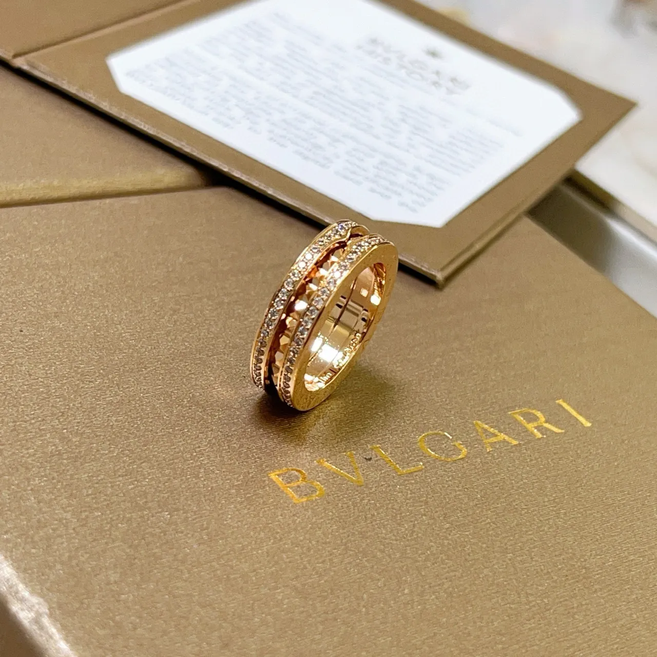 Bvlgari সোনা রুপো ট্রিপল-ব্যান্ড প্যাভে-সেট রিং 9