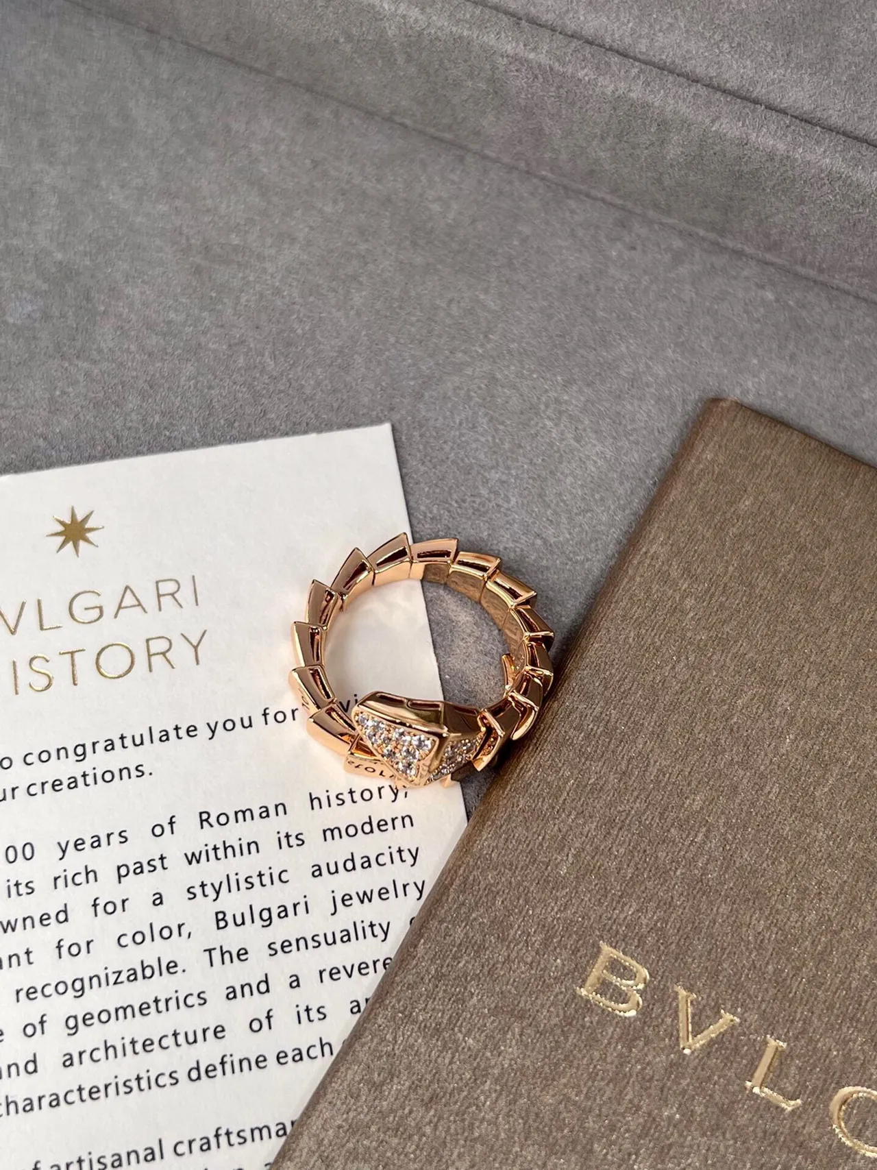 Bvlgari Gold White Segmented Scale-Like Band Pavé-Set Triangular Center Ring 6