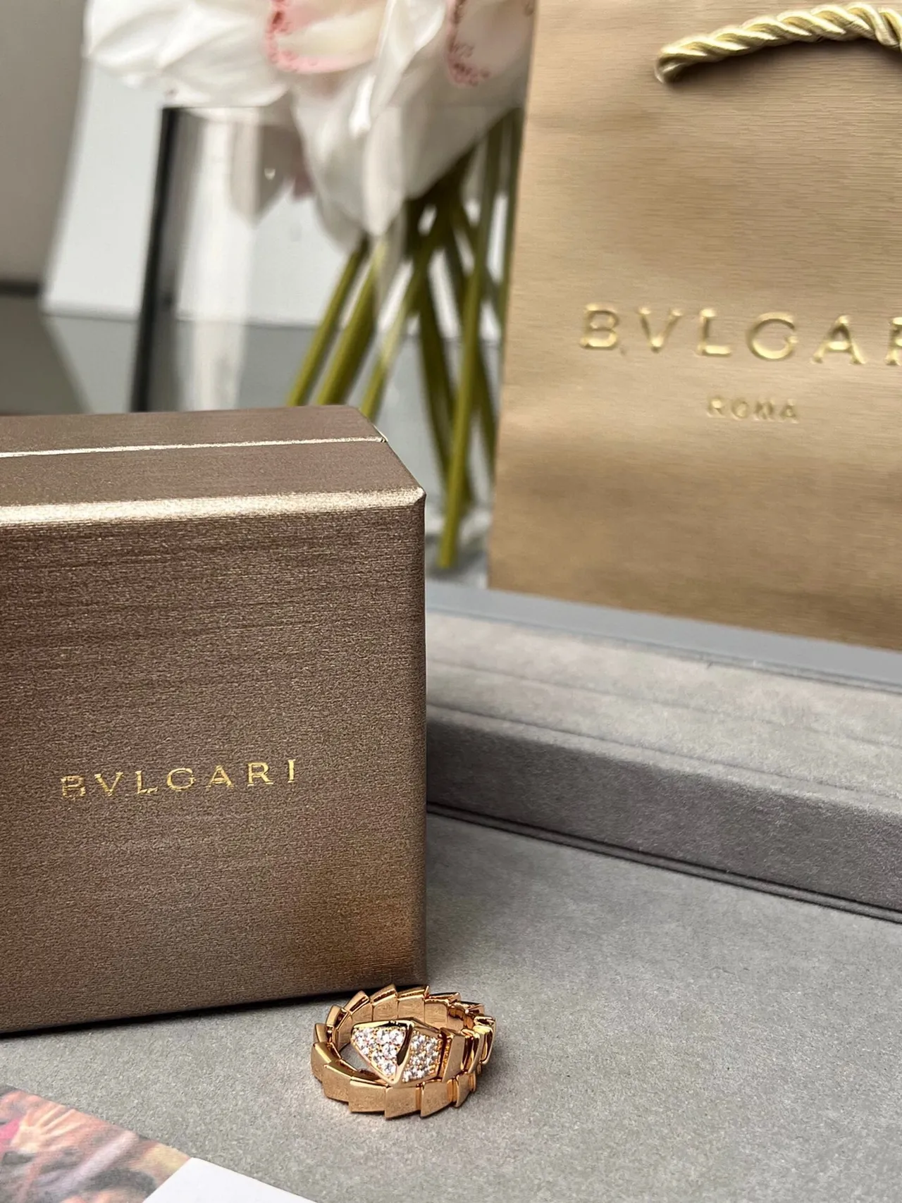 Bvlgari Gold White Segmented Scale-Like Band Pavé-Set Triangular Center Ring 7